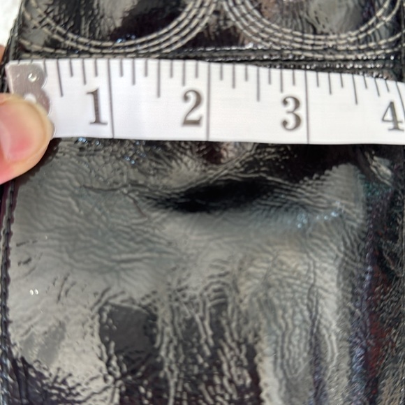 Coach Y2K Black signature print crinkle patent leather bag - Picture 12 of 14